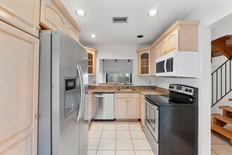 8026 SW 22nd Ct in Davie, FL - Building Photo - Building Photo