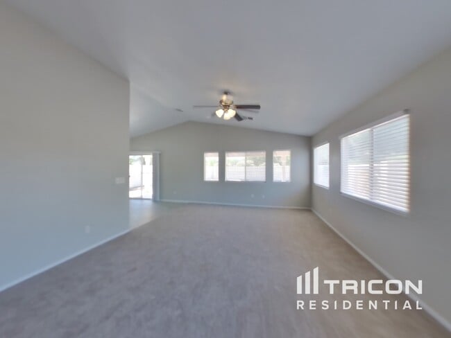 6225 Grizzly Gorge St in Las Vegas, NV - Building Photo - Building Photo