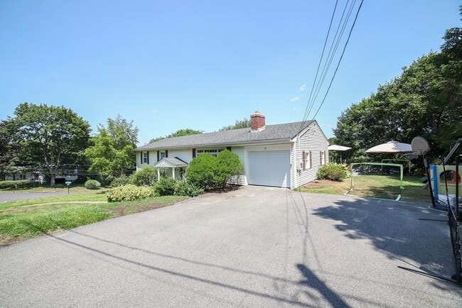 3 Vega Dr in Shrewsbury, MA - Building Photo - Building Photo