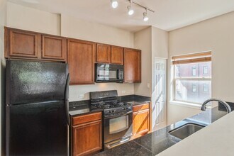 2030 W Warren Blvd in Chicago, IL - Building Photo - Building Photo