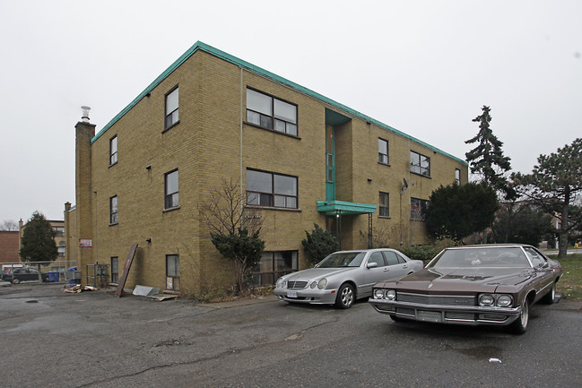 5 Paisley Blvd in Mississauga, ON - Building Photo - Primary Photo