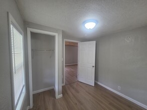 1820 W Elm St in Springfield, MO - Building Photo - Building Photo