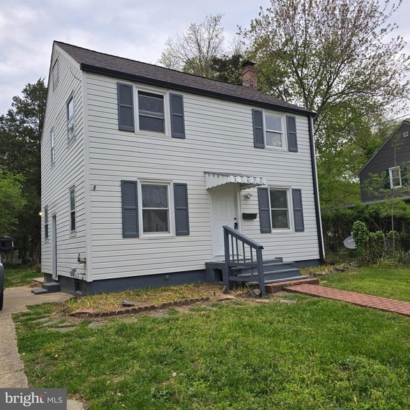 property at 21676 N Essex Dr