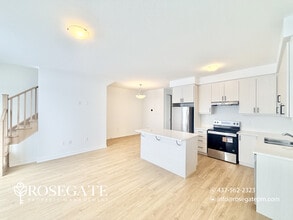 Spacious 3-Bedroom Freehold Townhouse with Private Garage & Outdoor Space in Kitchener in Kitchener, ON - Building Photo - Building Photo