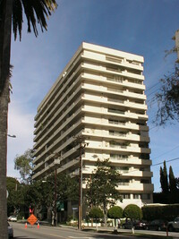 Plaza Towers in West Hollywood, CA - Foto de edificio - Building Photo