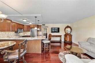 1043 Exeter C in Boca Raton, FL - Building Photo - Building Photo