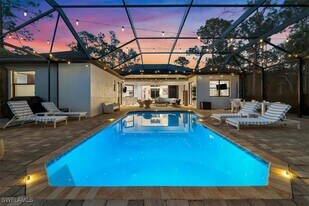 5858 Star Grass Ln in Naples, FL - Building Photo