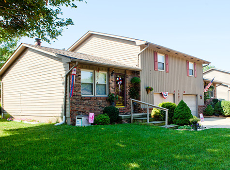 Helen Court in Champaign, IL - Building Photo