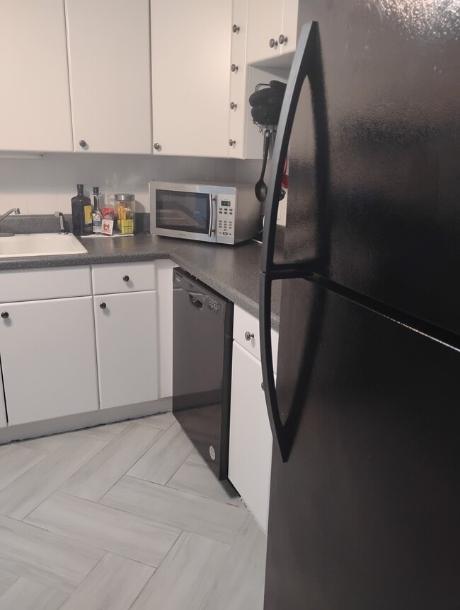 10136 Iron Mill Rd, Unit Hideaway in North Chesterfield, VA - Building Photo - Building Photo