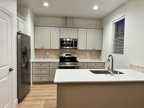 507 Carol Ave in Benton City, WA - Foto de edificio - Building Photo