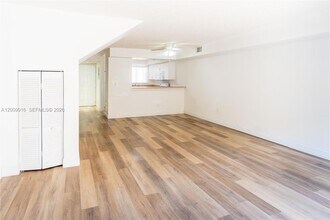 14905 SW 80th St, Unit 212 in Miami, FL - Building Photo - Building Photo
