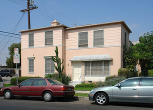 137 S Sweetzer Ave in West Hollywood, CA - Building Photo - Building Photo