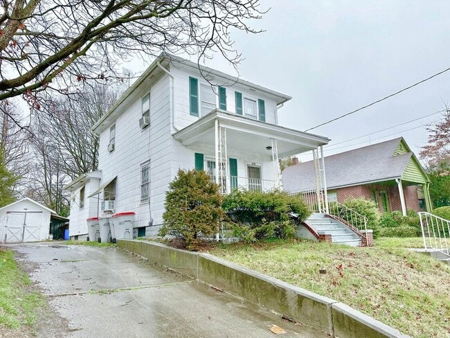 property at 420 W Chestnut Ave