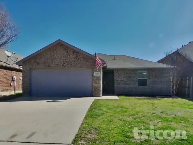 8617 Silverbell Ln in Fort Worth, TX - Foto de edificio - Building Photo