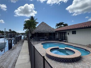 2075 Ixora Rd in North Miami, FL - Building Photo - Building Photo