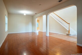 9207 Larsons Ln in Helotes, TX - Building Photo - Building Photo