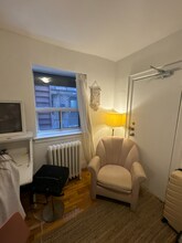 492 Montrose Ave in Toronto, ON - Building Photo - Building Photo