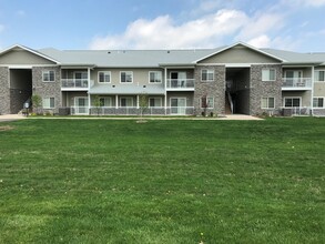 Villas at Pool Park in Platteville, WI - Building Photo - Building Photo