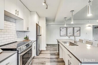 551 N Ridge Ave, Unit 005 in Arlington Heights, IL - Building Photo - Building Photo