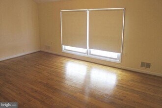 6210 Cottonwood St in McLean, VA - Building Photo - Building Photo