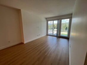 3075 Murray St in Port Moody, BC - Building Photo - Building Photo