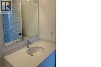 1100 Lackner Pl in Kitchener, ON - Building Photo - Building Photo