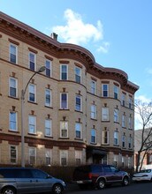 294 Elm St in Holyoke, MA - Building Photo - Building Photo