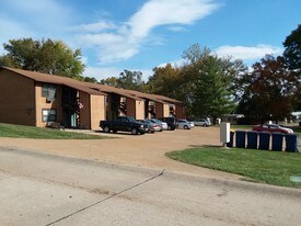 628 Westwood Dr S Apartments