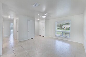 2713 Friar Tuck Ln in Austin, TX - Building Photo - Building Photo