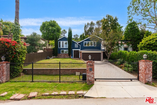 property at 3740 Lankershim Blvd