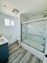 215 E 29th St in Los Angeles, CA - Building Photo - Building Photo