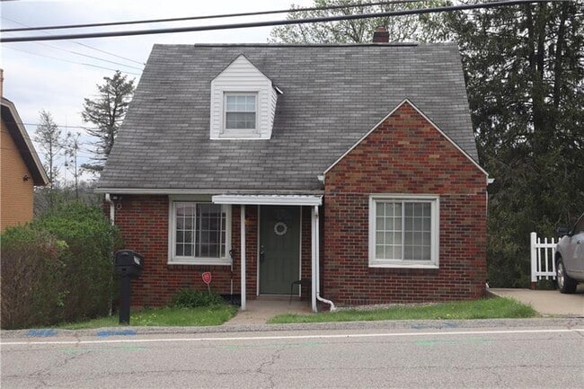 3059 Mt Troy Rd in Pittsburgh, PA - Building Photo - Building Photo