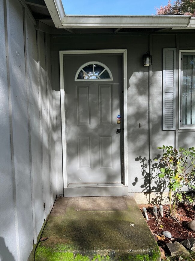 4930 Bluebelle Way in Springfield, OR - Building Photo - Building Photo