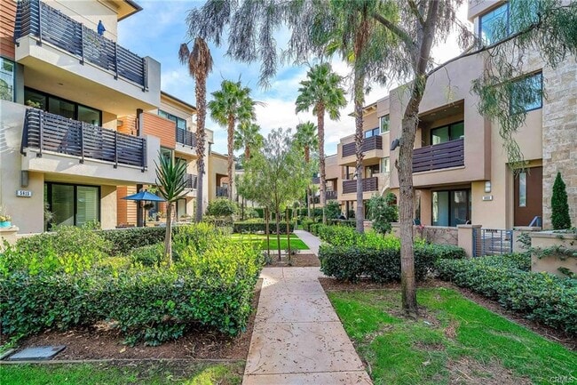 5828 S Sparrow Ct in Los Angeles, CA - Building Photo - Building Photo