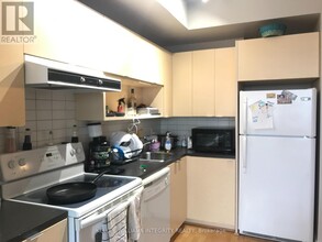 324-1324 Laurier Ave W in Ottawa, ON - Building Photo - Building Photo