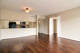 2818 S Bartell Dr in Houston, TX - Building Photo - Building Photo