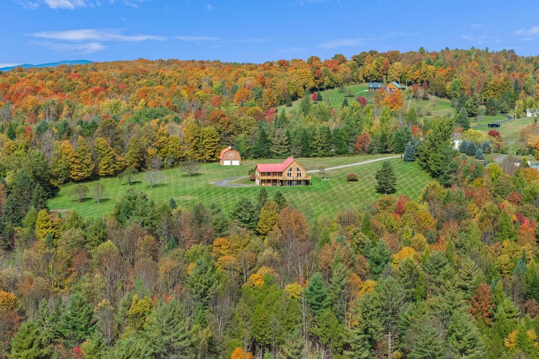 529 Cutler Corner Rd in Orange, VT - Building Photo