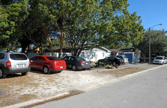 3869 8th Ave N in St. Petersburg, FL - Foto de edificio - Building Photo