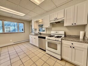 31 Park St, Unit 9 in Medford, MA - Foto de edificio - Building Photo