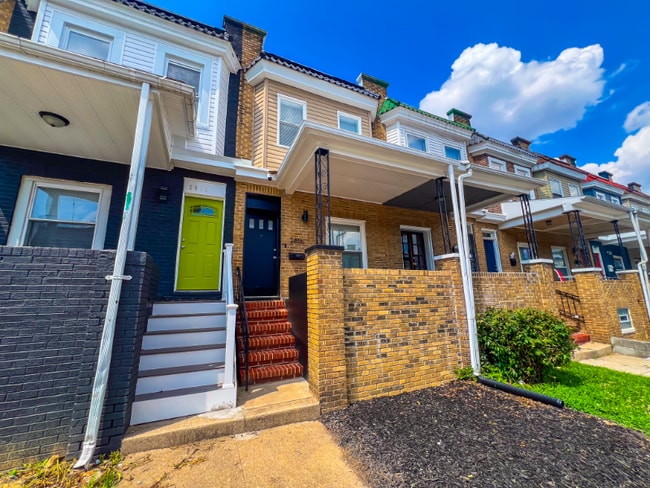 property at 2816 W Mulberry St