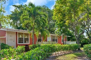 7166 Southgate Blvd in Tamarac, FL - Building Photo