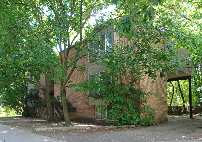 Packard-Grange Manor in Ann Arbor, MI - Building Photo - Building Photo