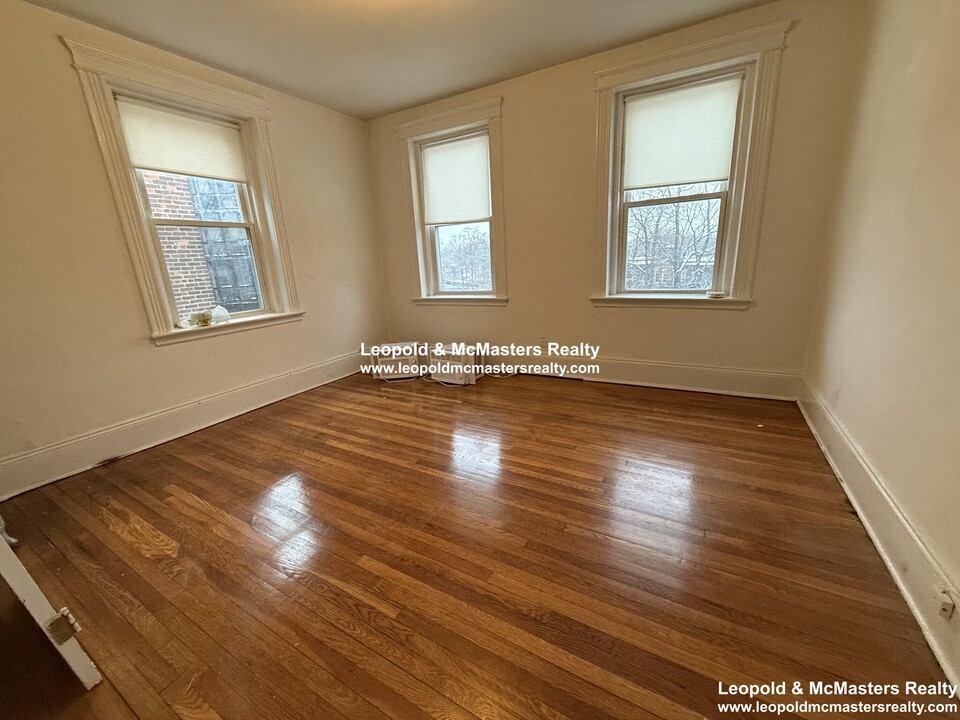 100 Warren St, Unit Warren street 4 in Boston, MA - Building Photo