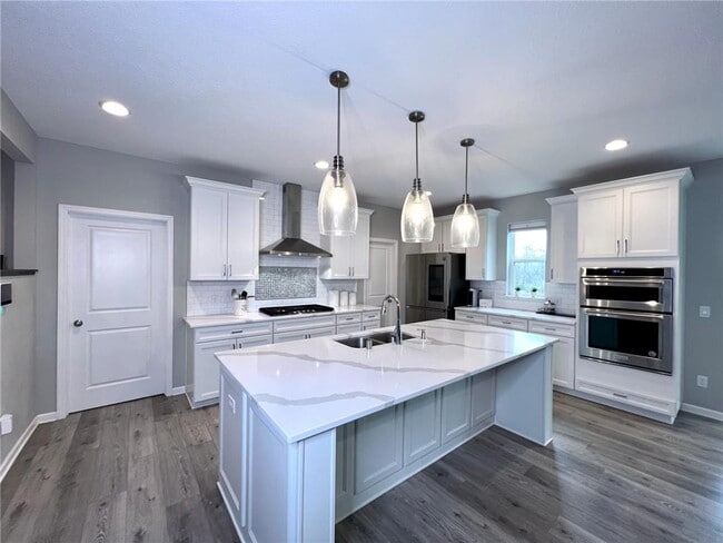 15633 Dakota Ave in Savage, MN - Building Photo - Building Photo