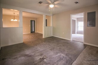 900 N Detroit Ave in Russellville, AR - Building Photo - Building Photo