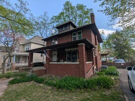 505 W Green St in Champaign, IL - Building Photo