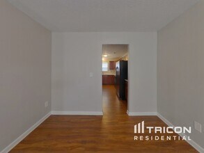 6909 Goldenwillow Dr in Charlotte, NC - Foto de edificio - Building Photo