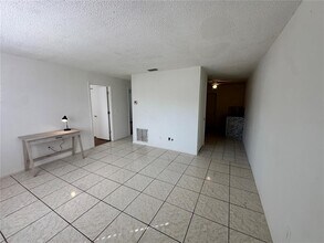 9474 Tacoma Ave in Englewood, FL - Building Photo - Building Photo