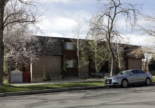 Royal Oaks in Salt Lake City, UT - Building Photo - Building Photo