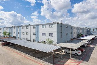 Raintree Apartments in Pasadena, TX - Building Photo - Building Photo